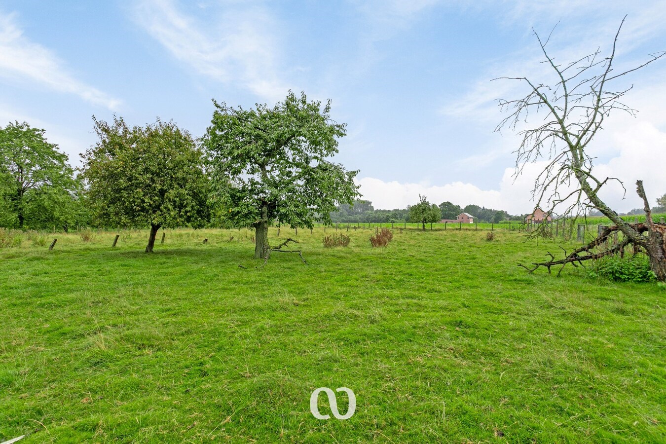 Subliem gelegen te renoveren/te slopen hoeve 