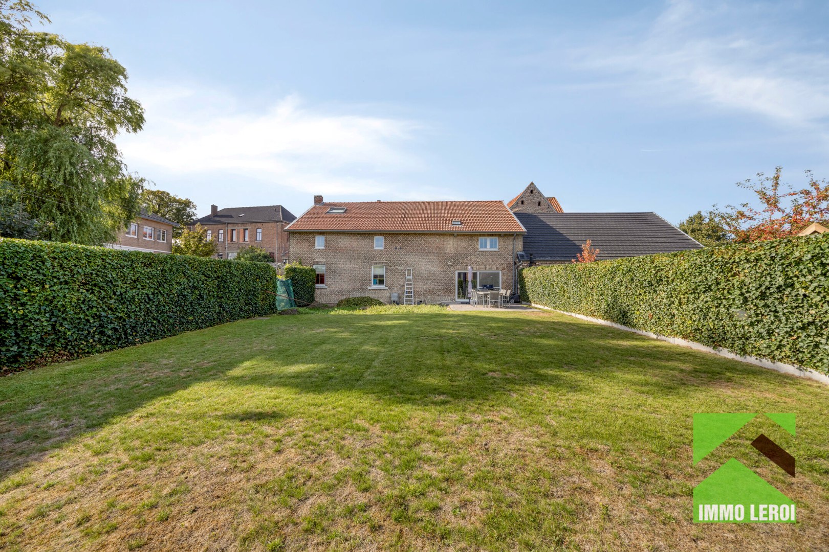 Achterzijde woning met tuin