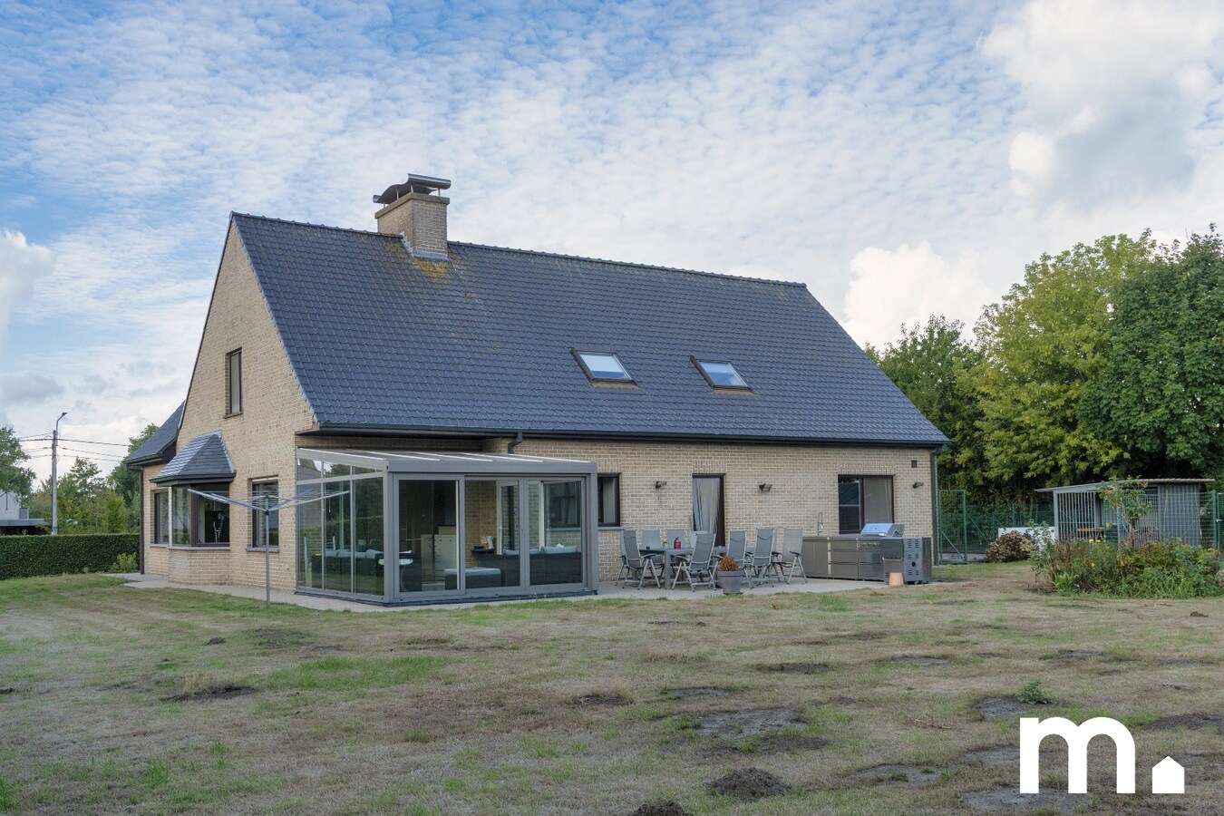 Unieke Villa te Roeselare op 1941m² en 381m² bewoonbare oppervlakte! 