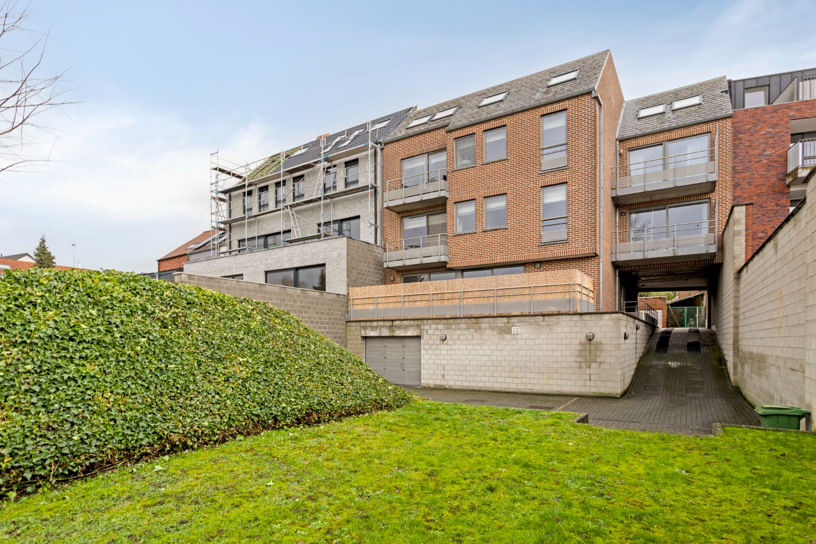 Duplex-appartement met 2 slaapkamers, autostaanplaats, kelderberging en gemeenschappelijke tuin in Kessel-Lo!– EPC 105 kWh/m² - bewoonbare opp. 92 m² 