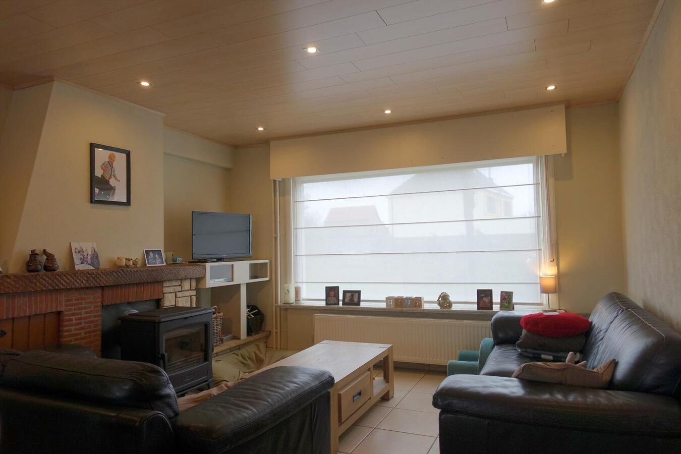 Centraal gelegen half-open woning 