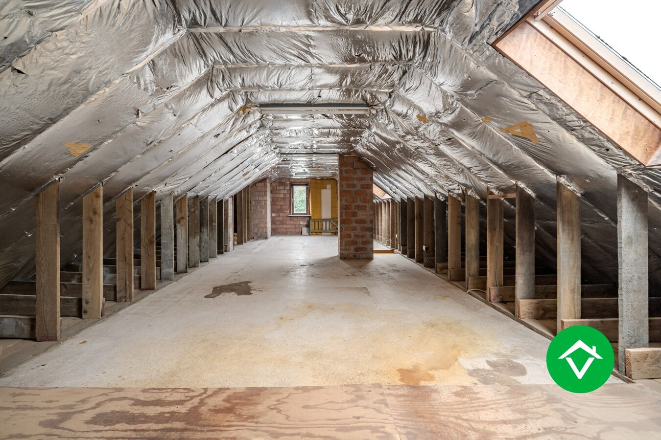 Charmante alleenstaande bungalow met zonnige tuin en garage in Torhout 