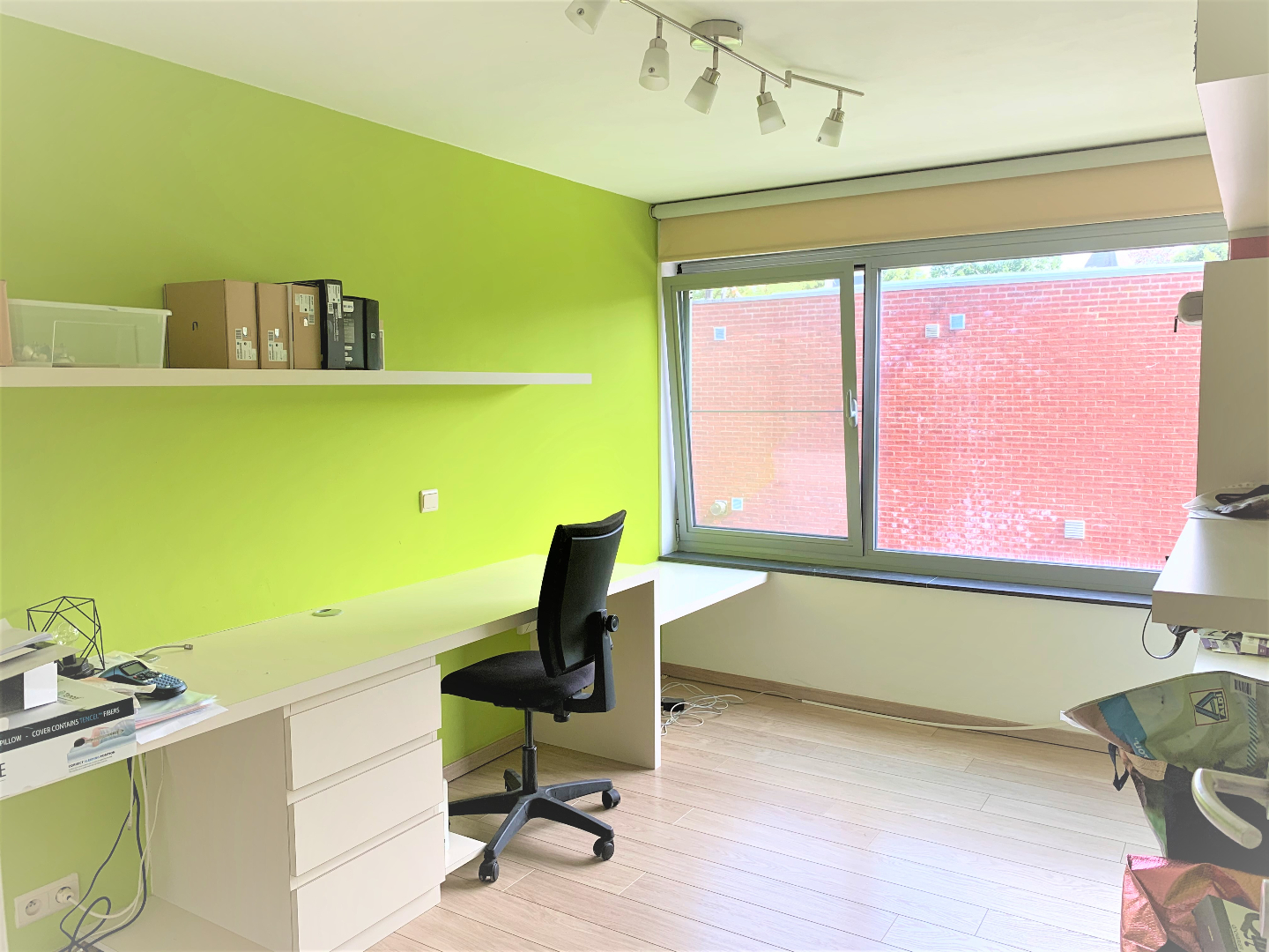 Halfopen woning met 3 slaapkamers &amp; zuidgerichte tuin 