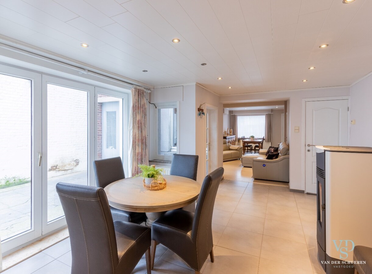 Ruime, gezellige woning met garage én atelier. 