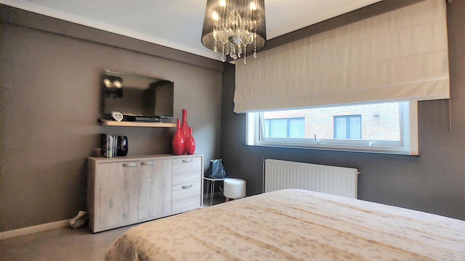 Gerenoveerd hoekappartement met mooi, open zicht - Heist 