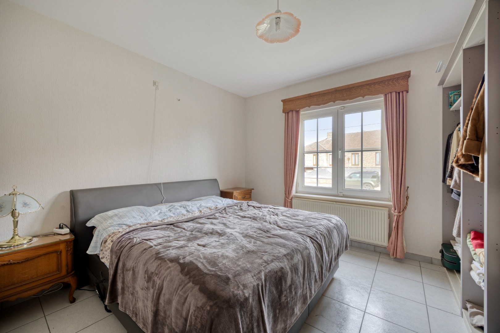 Slaapkamer op gelijkvloers / Bureelkamer