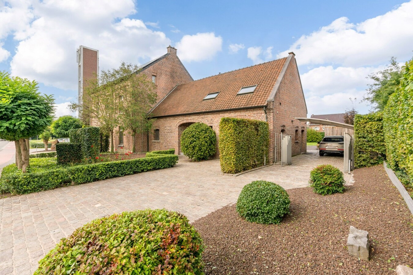 Luxe herenhuis met praktijkruimte in Niel-bij-As 