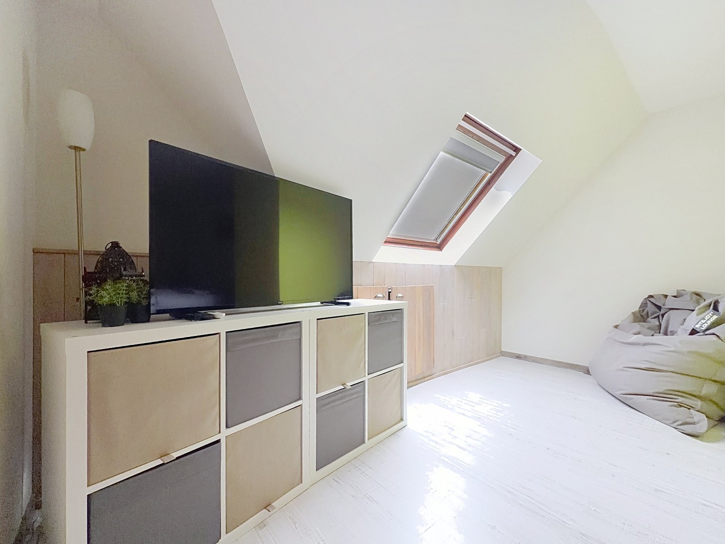 Ruim duplex appartement met 4 slaapkamers, garage en energielabel C in Oostende, bouwjaar 1989 
