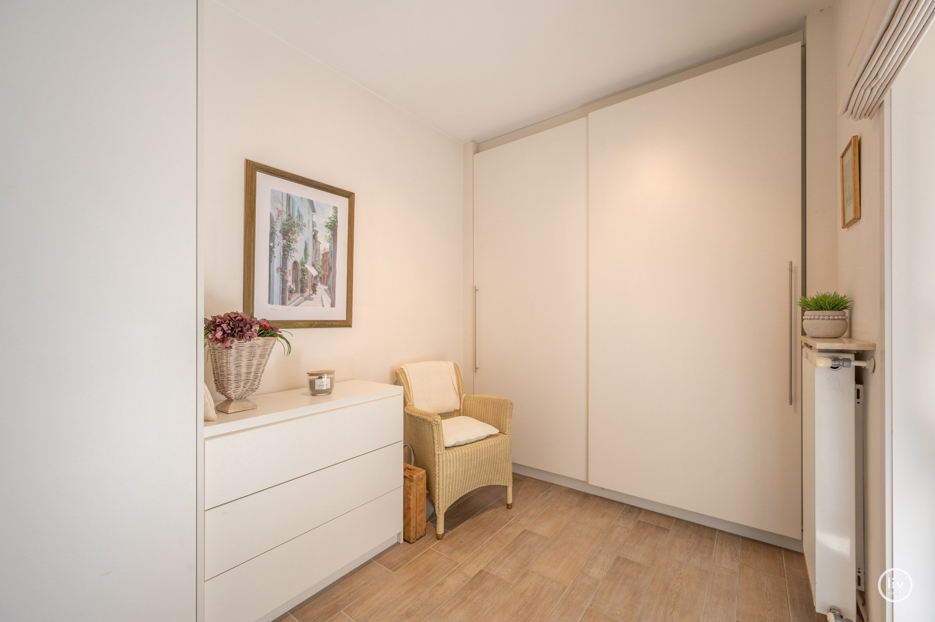 Instapklaar  2-slaapkamerappartement op een centrale ligging te Bayauxlaan in Knokke. 