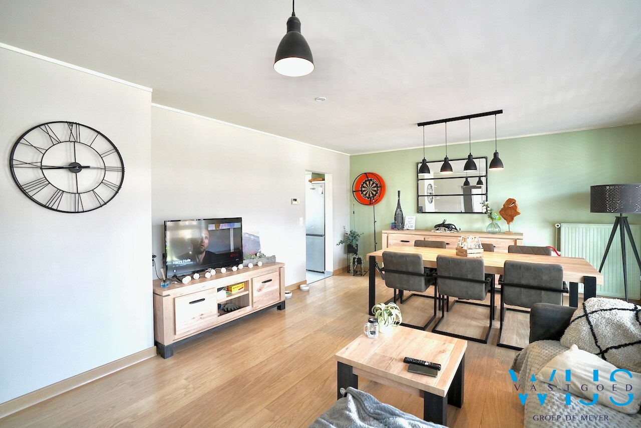Instapklaar en verrassend ruim appartement op toplocatie in het centrum van Ertvelde! 