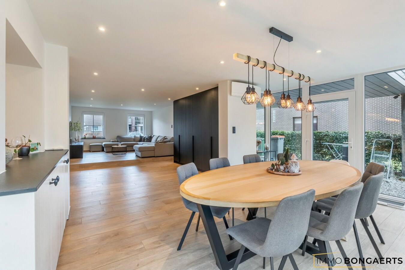 Gerenoveerde woning met 4 slaapkamers op rustige ligging 