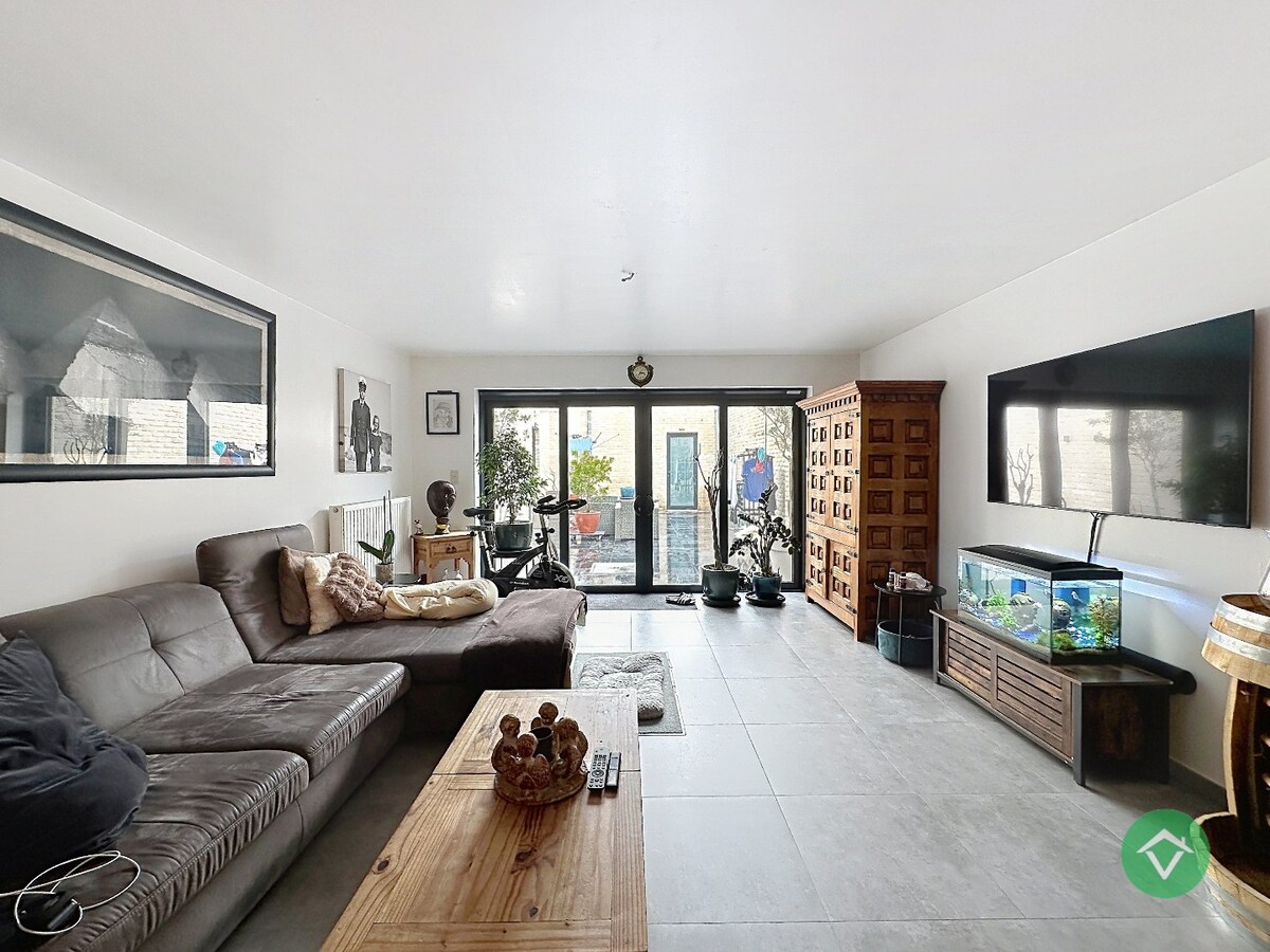 Verrassende rijwoning met 3 slaapkamers en garage te Oostende 