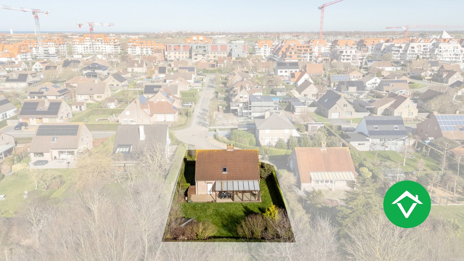 Rustig gelegen alleenstaande woning met 3 slaapkamers en garage te Nieuwpoort 