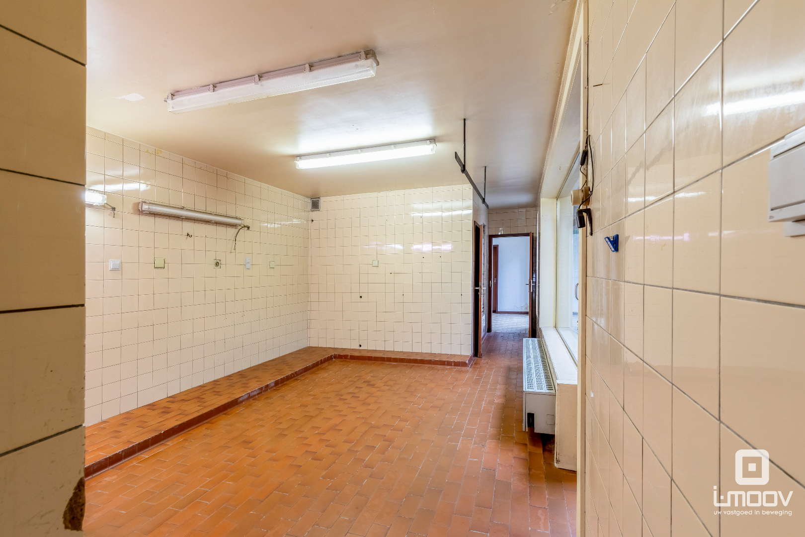 Ruime eigendom gemengd gebruik met 4 slaapkamers 