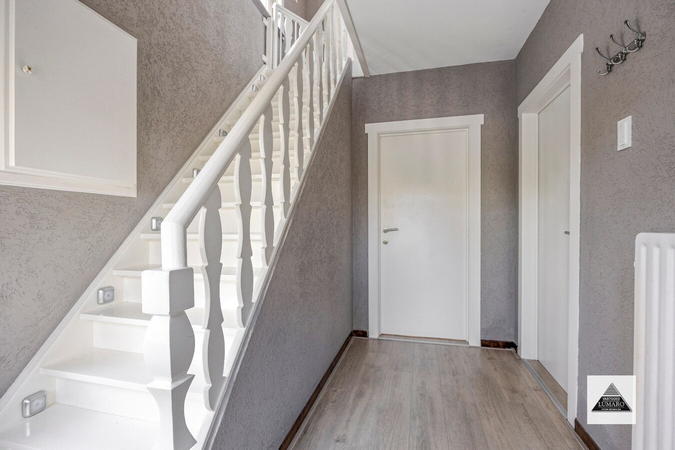 Gezinswoning met 5 slaapkamers, zonnepanelen 