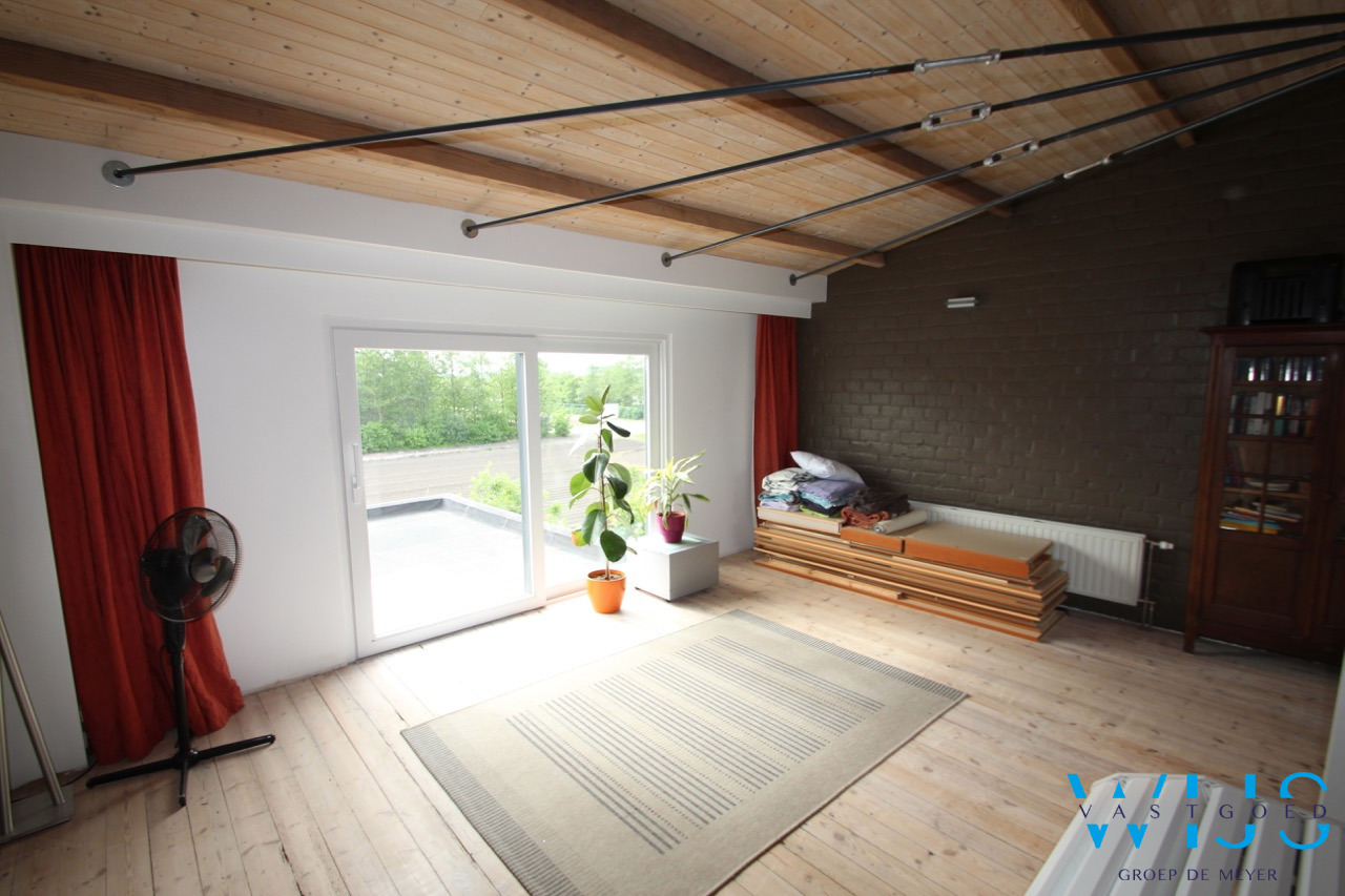 Unieke ruime gerenoveerde woning  ! 