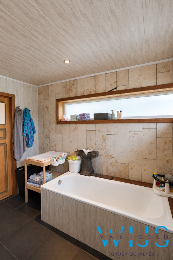 Gerenoveerde woning met ruime tuin in Doornzele/Desteldonk 