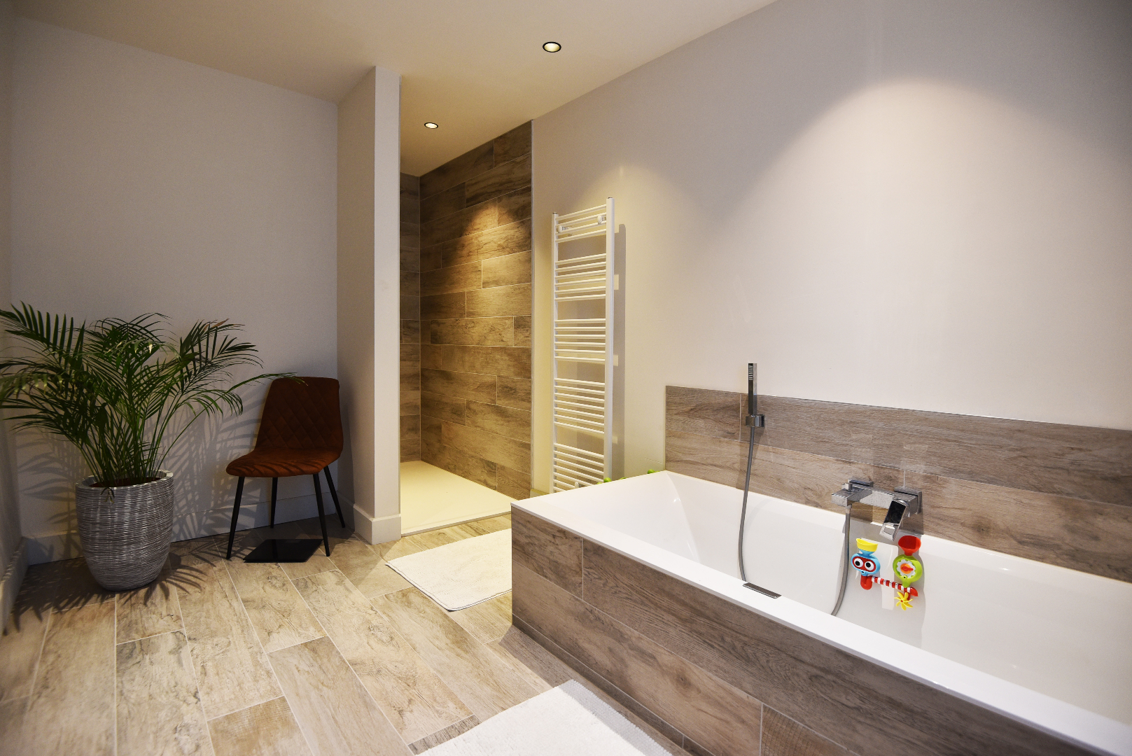 Nieuwbouw 4 slpks, garage en tuin nabij centrum Adegem 