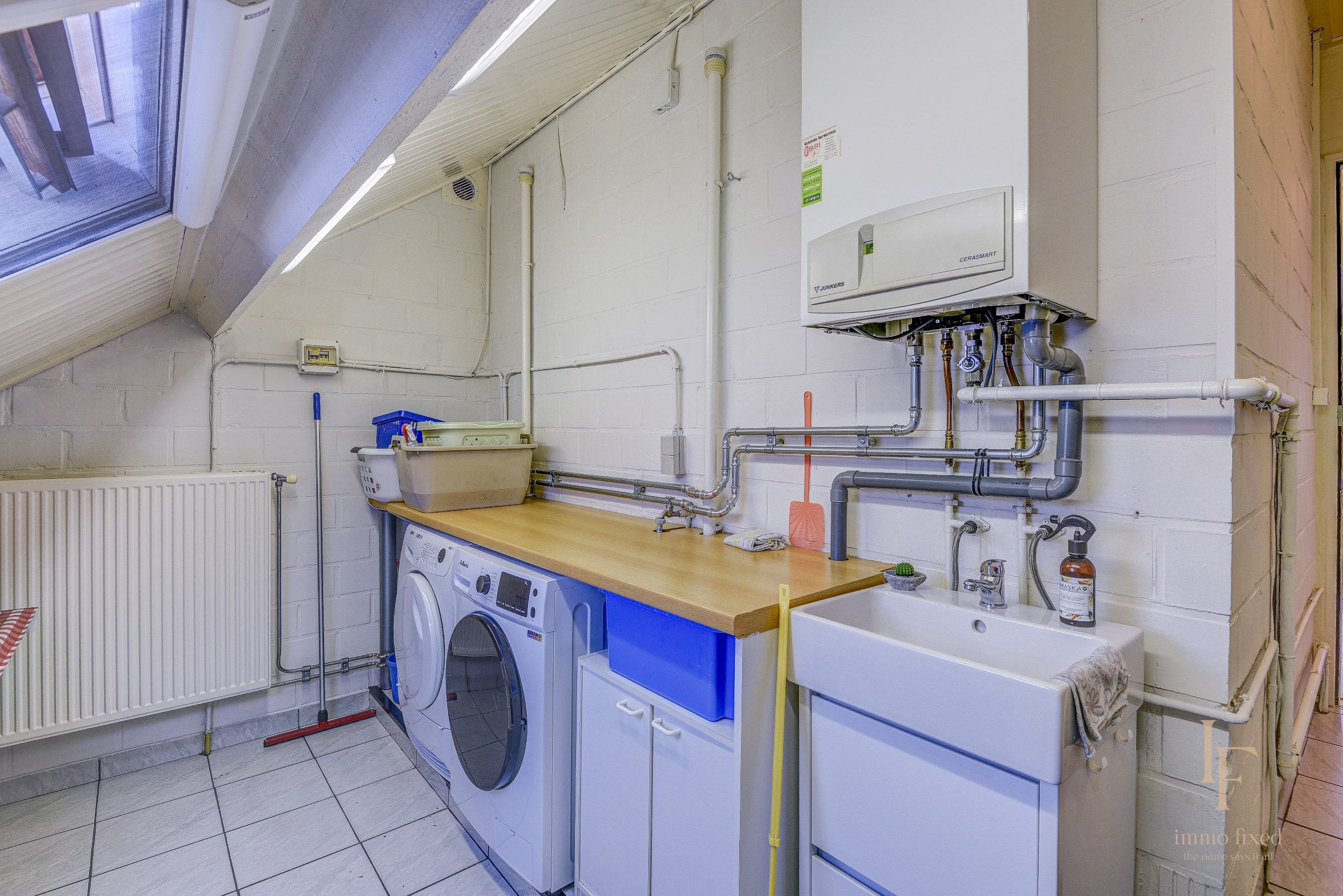 Charmante gezinswoning met groot terras en tal van mogelijkheden! 