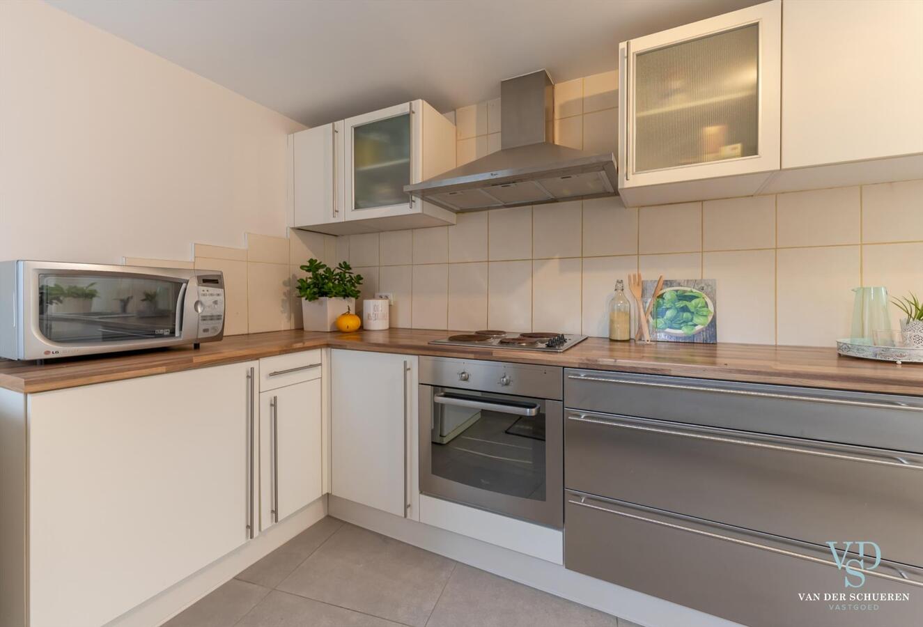 Degelijke, karaktervolle woning met tuintje. UNIEK AANBOD ! 