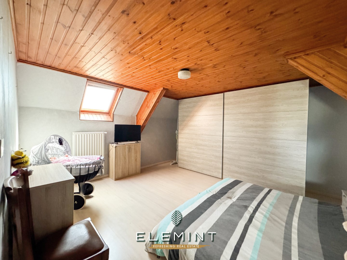 Landelijk gelegen woning met garage op 946m² 