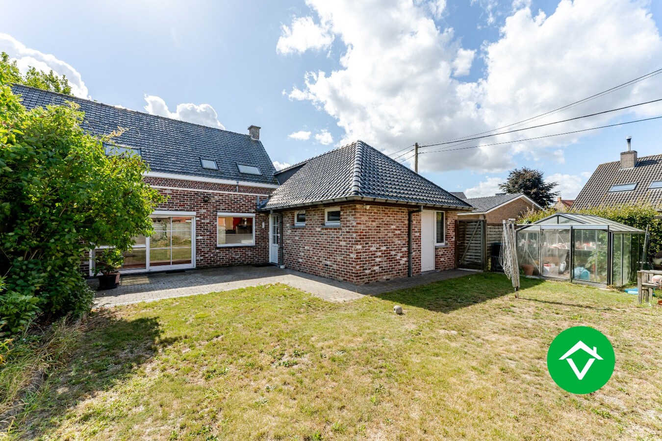 Ruime halfopen bebouwing met 4 slaapkamers en ruime tuin! 