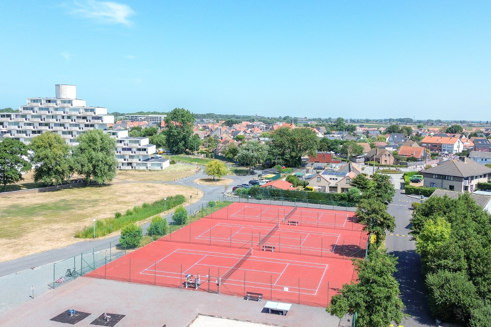Verzorgd éénslaapkamerappartement met terras en staanplaats in Vosseslag 