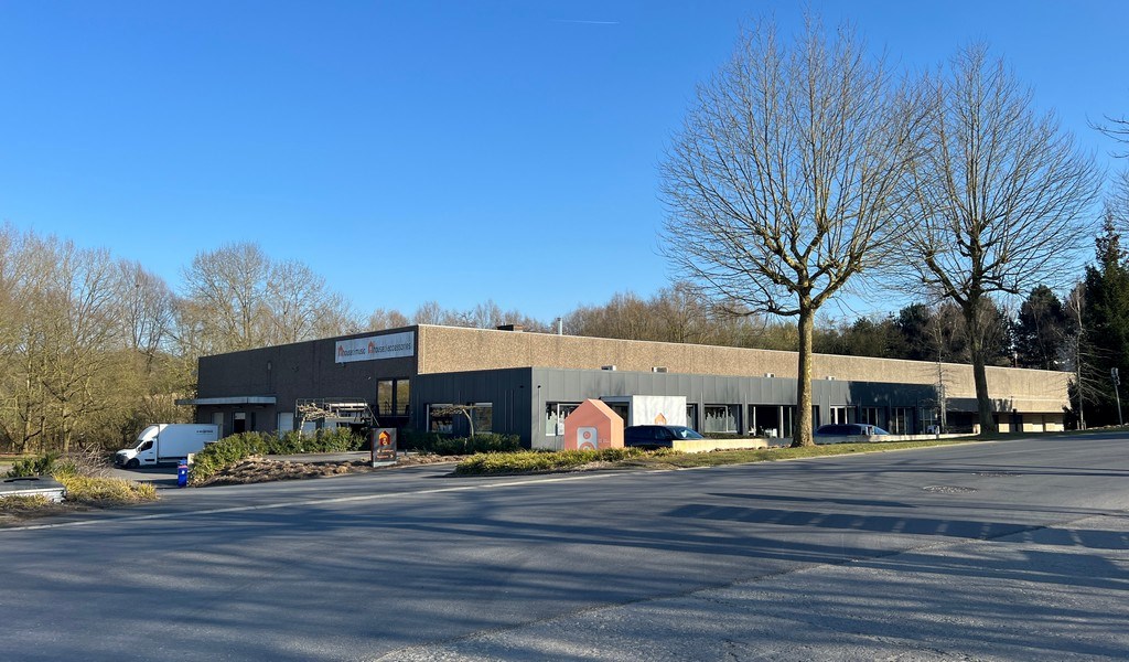 Bedrijfspand te koop in industriezone Klein Frankrijk in Ronse