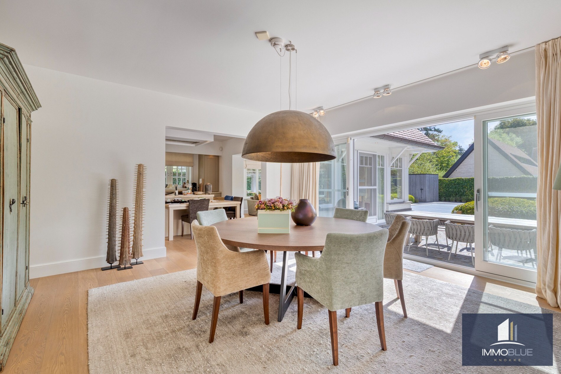 Luxueuze en stijlvolle villa in Engelse Cottage stijl met verwarmd zwembad gelegen in het Zoute. 