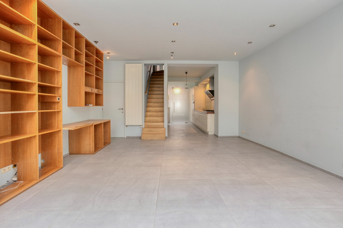 Uniek opbrengstpand met 1 appartement en 2 studentenkamers in centrum Leuven!  – EPC label B - bewoonbare opp. 227 m² 