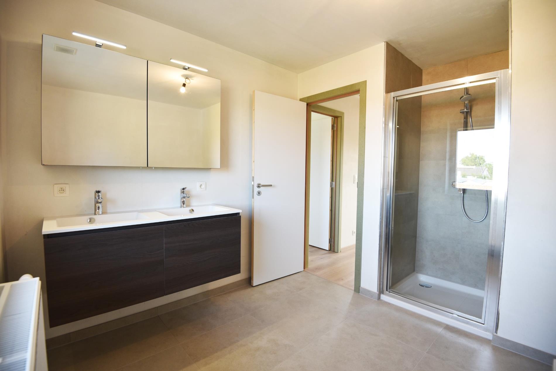 NIEUWBOUW HOB met 3 slpks en tuin te ADEGEM 