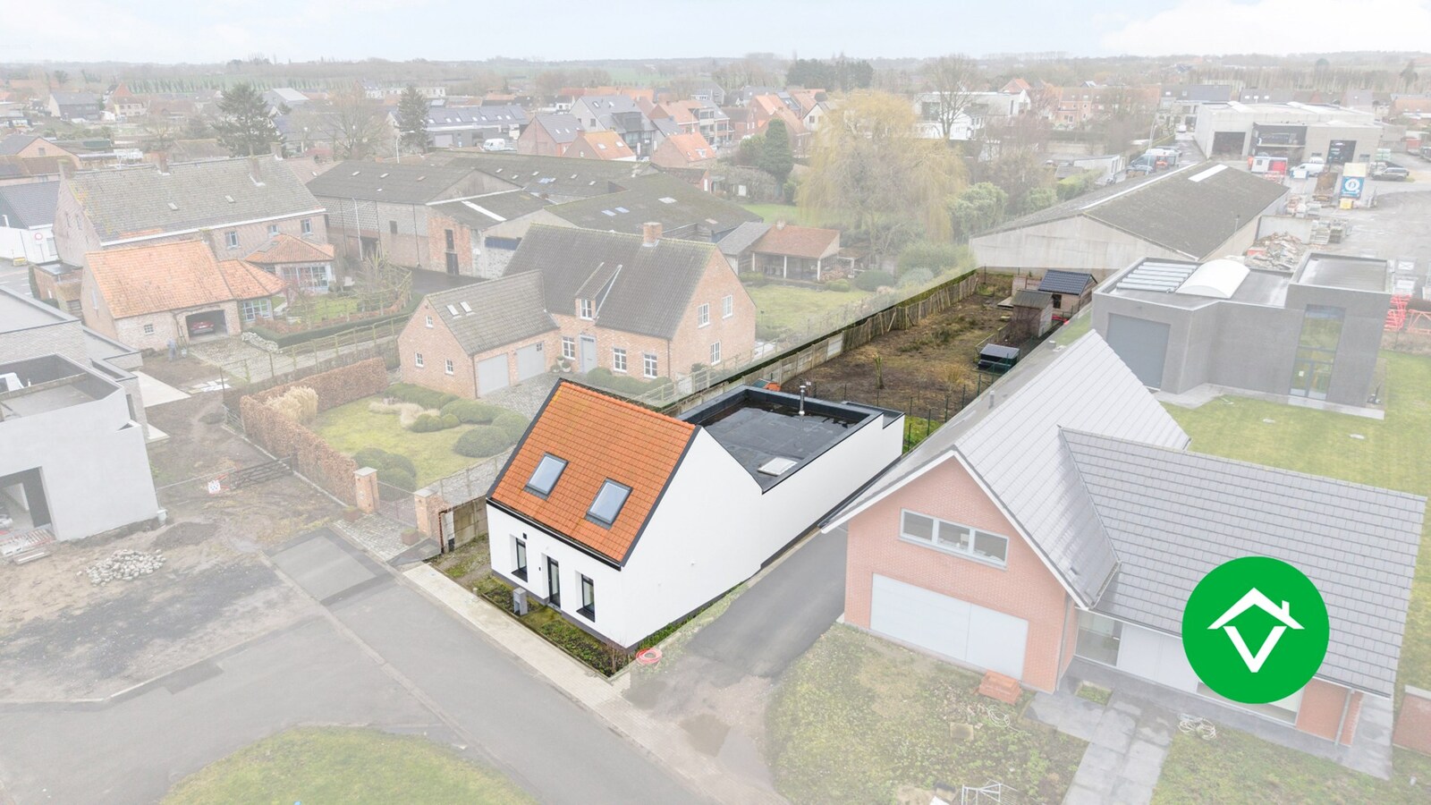 Energiezuinige, instapklare gezinswoning op 716 m² met zonnige tuin en vlotte verbindingen 