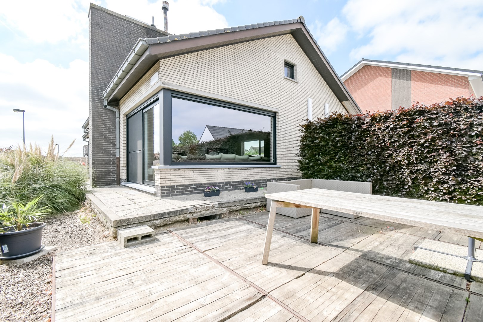 Licht en ruim wonen in Hooglede: instapklare woning! 