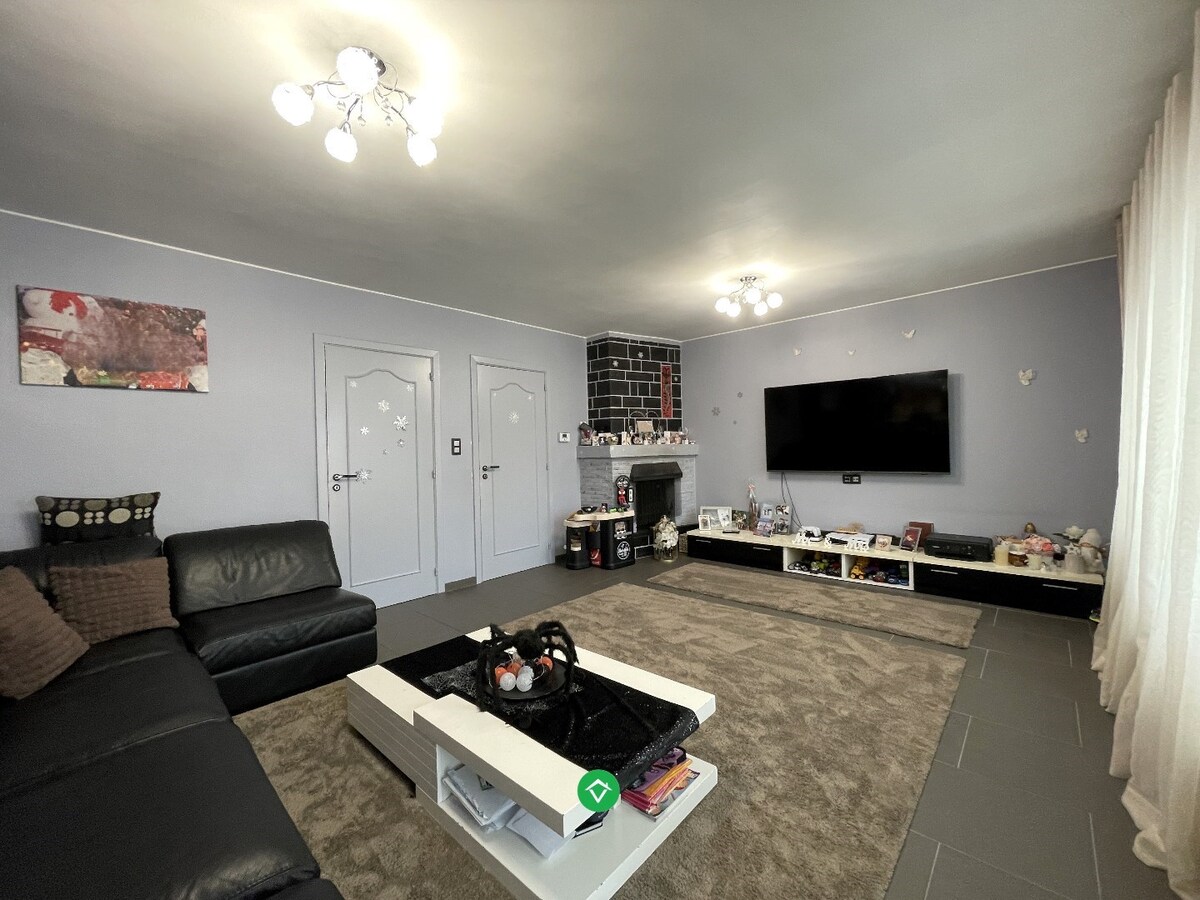 Ruime half-open bebouwing met 4 slaapkamers te Roeselare 