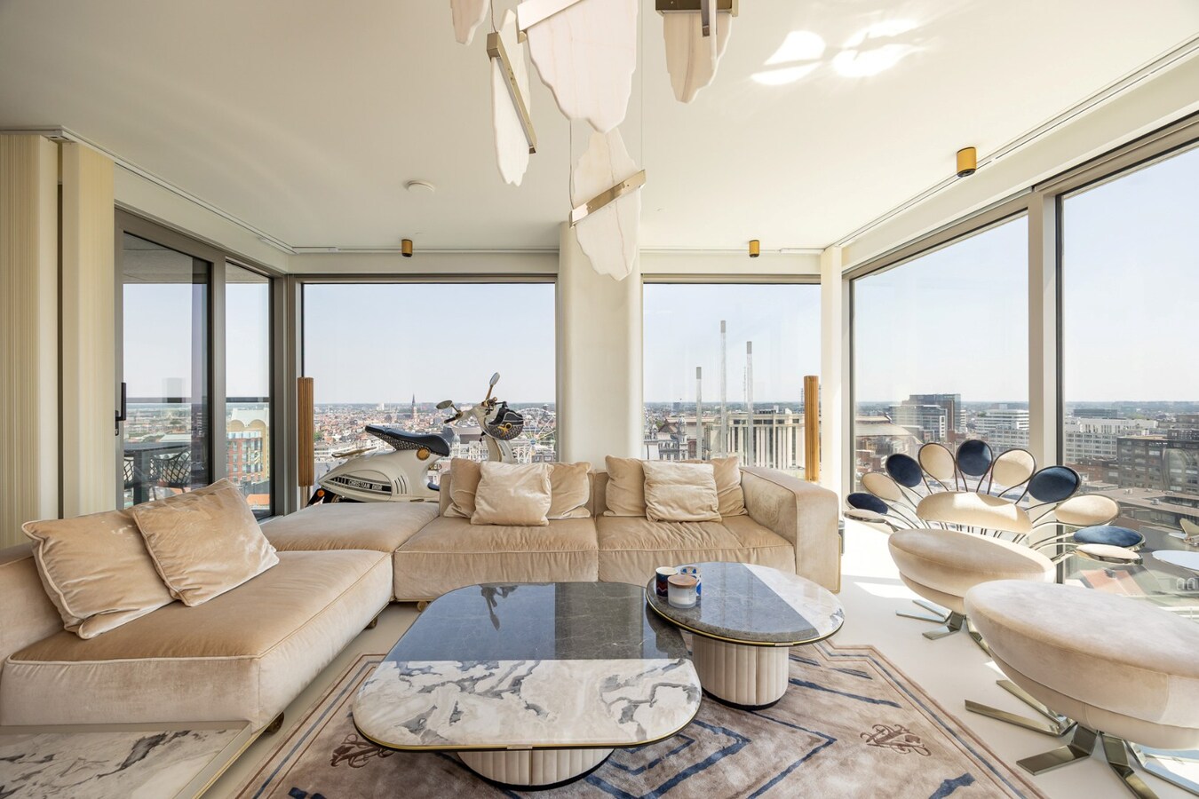 Exclusief wonen in Antwerp Tower | Luxueus appt. met 3 slpk en 2 terrassen! 
