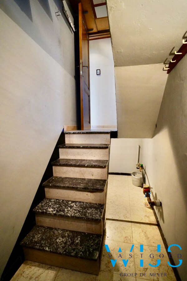 Ruime bungalow op een ideale locatie te Ertvelde ! 