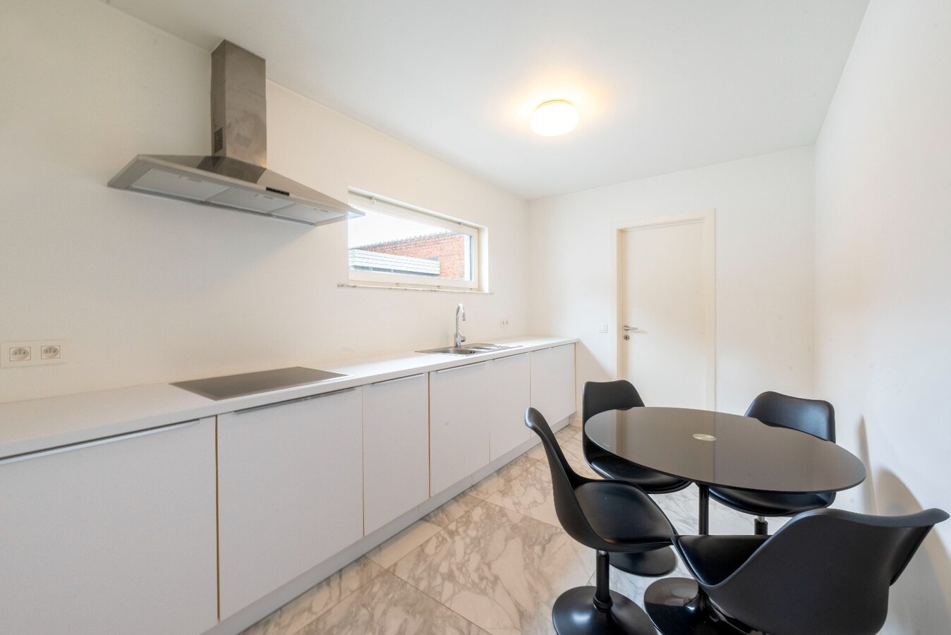 Woning of handelsruimte (combinatie mogelijk) met garage ! 