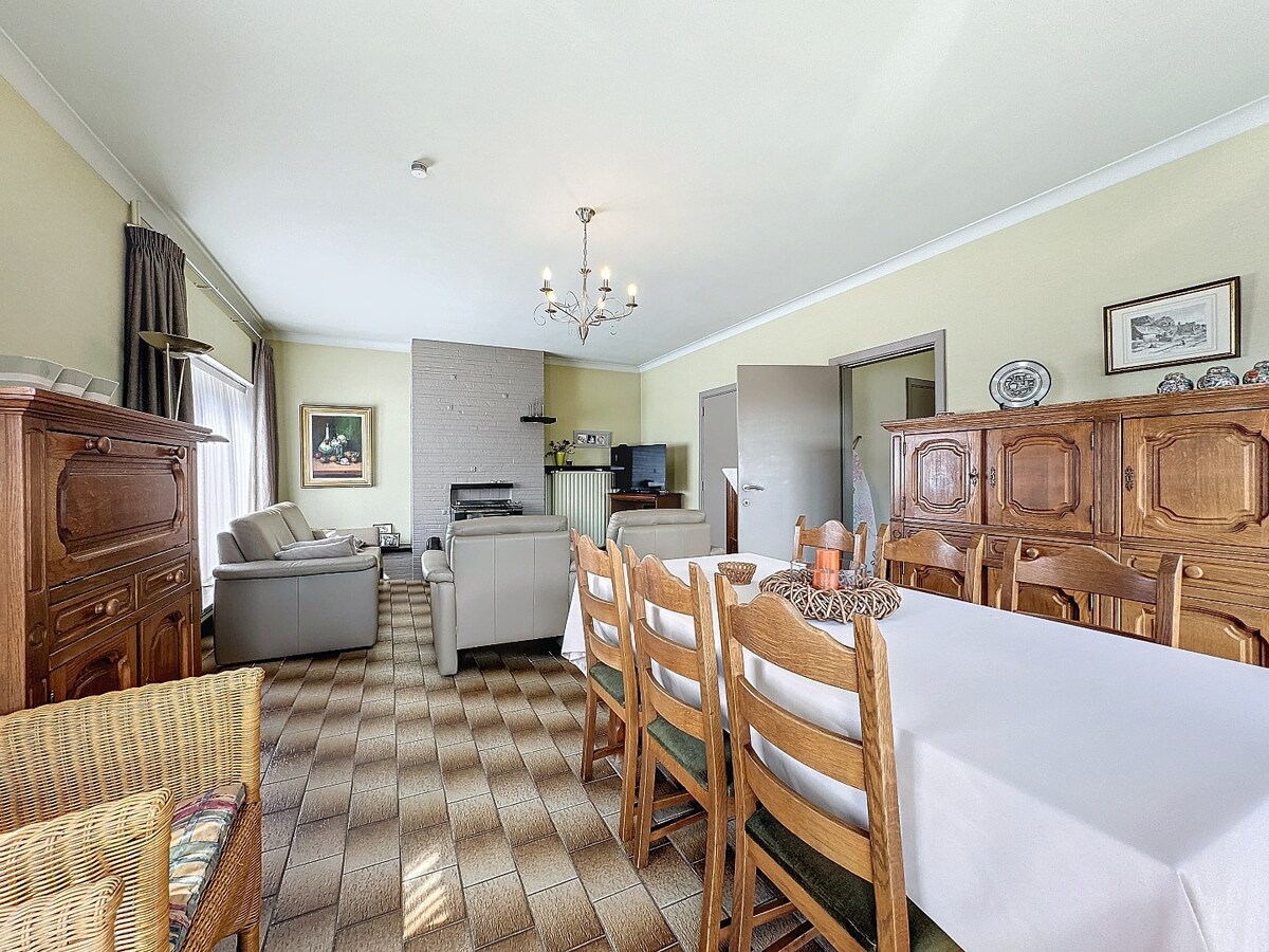 Residentieel gelegen hoekwoning nabij centrum Zottegem 