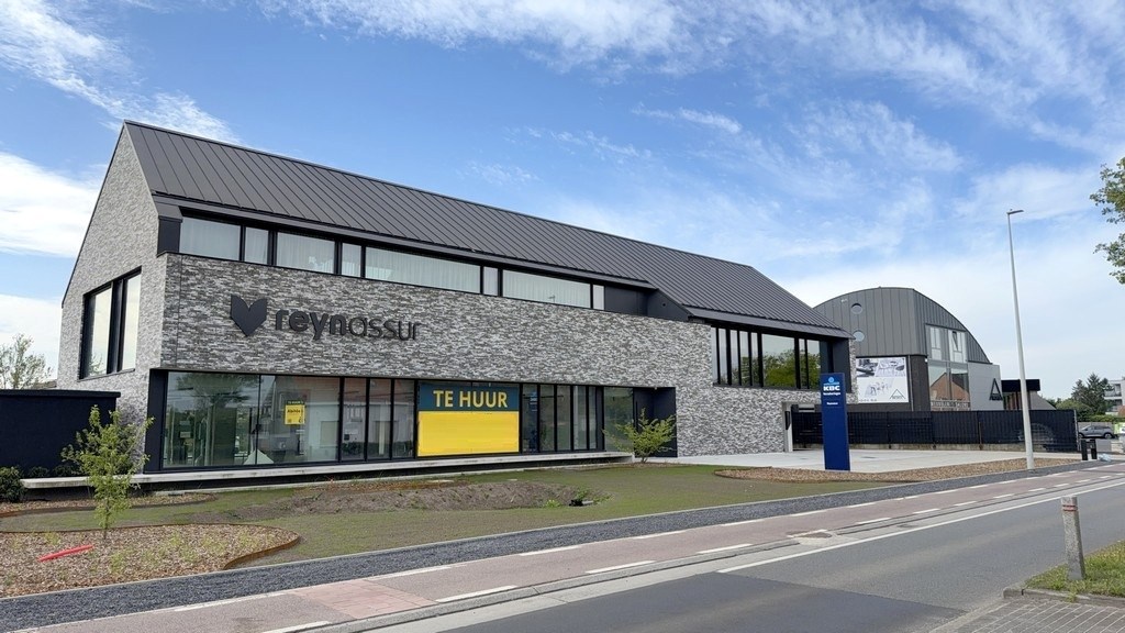 Nieuwbouw kantoorgelijkvloers te huur aan N70 in Lochristi