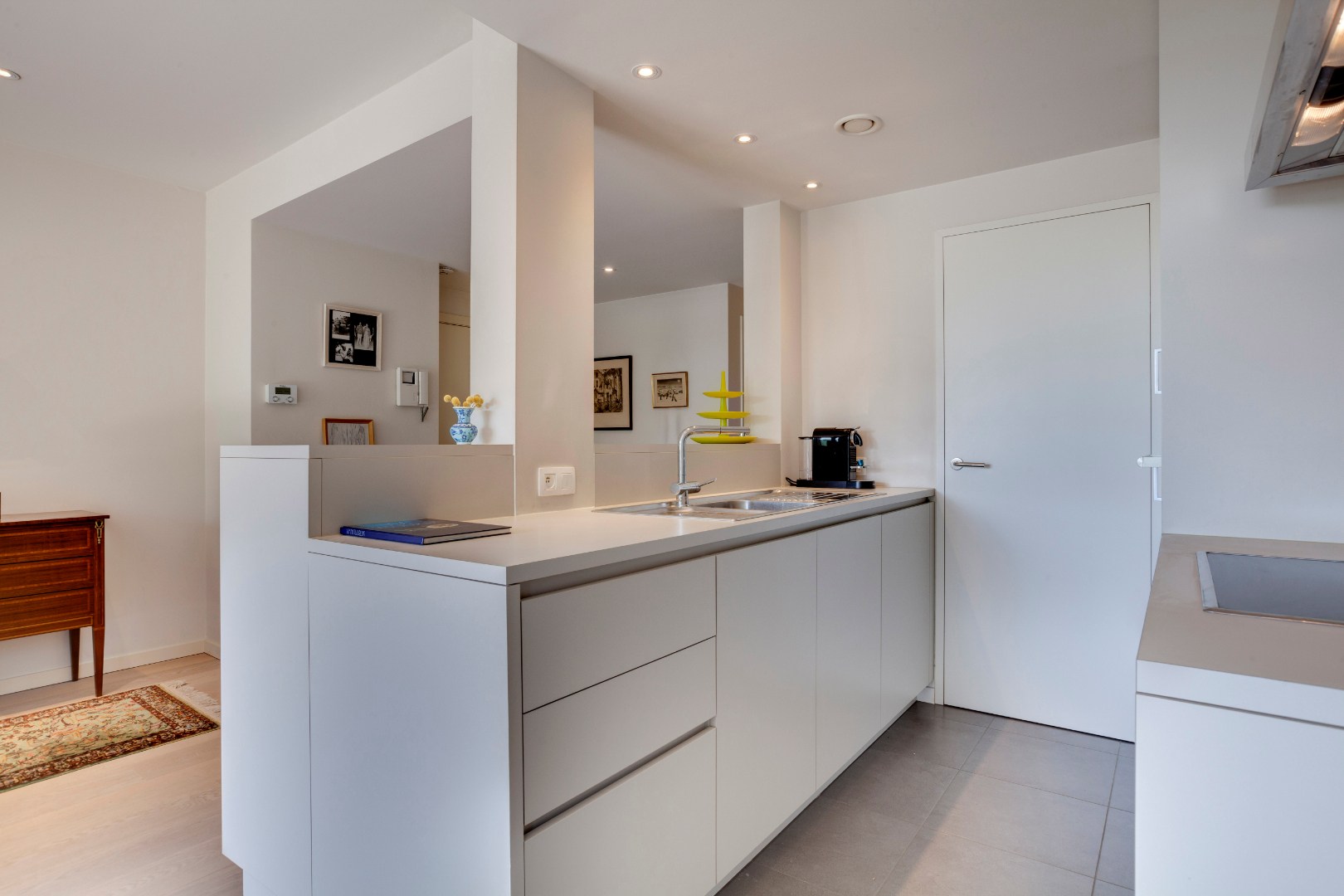 Instapklaar modern appartement  met terras en ondergrondse staanplaats 