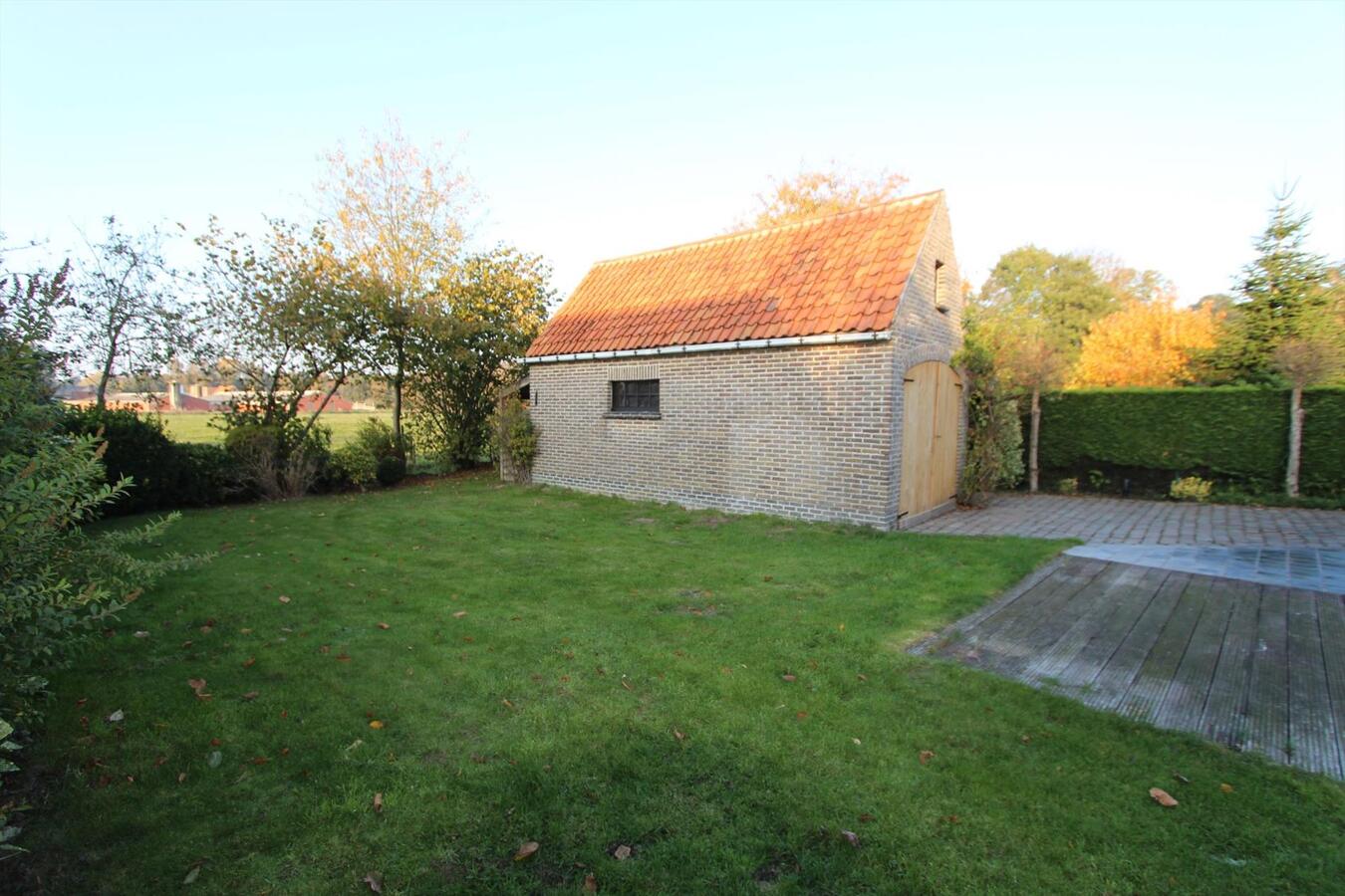 Alleenstaande woning met 3 slaapkamers  en garage te Koekelare 