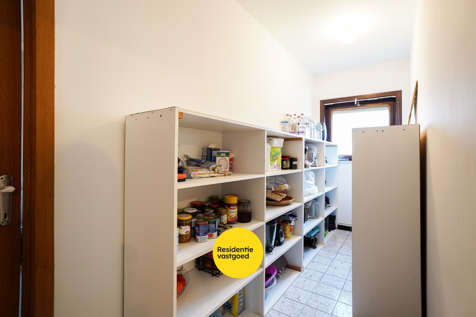 Woning met 5 slaapkamers in het centrum van Eernegem 