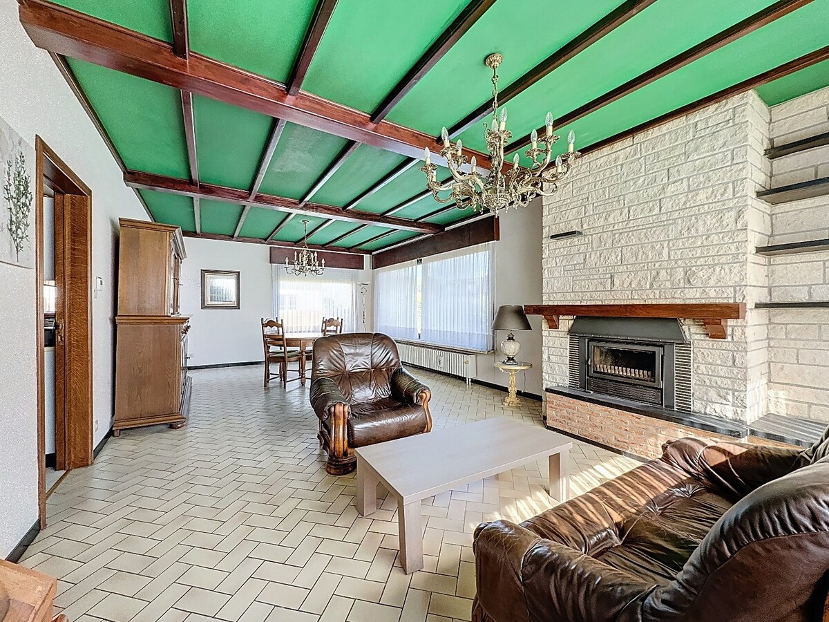 Goed onderhouden seventies bungalow op 19 are te Grimminge 