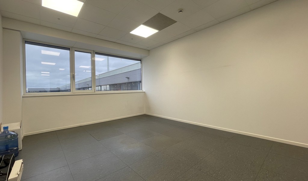 Instapklare kantoren te huur vlakbij de haven van Antwerpen