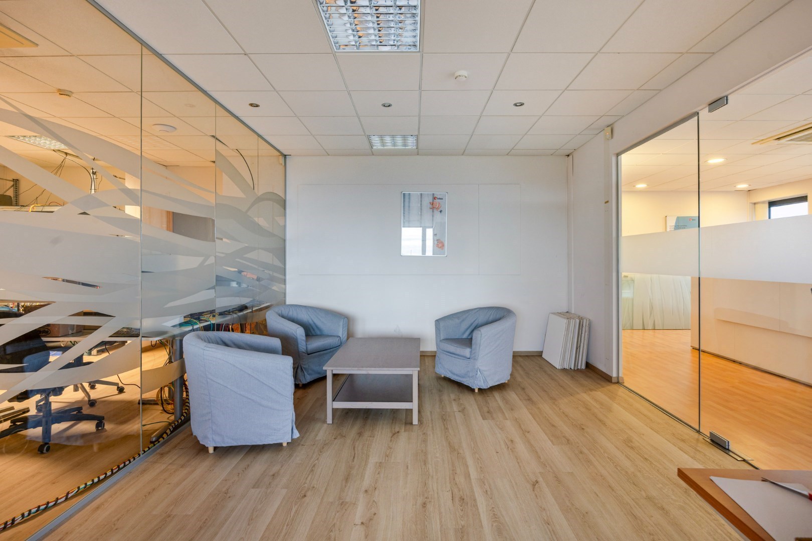 Kantoor te koop in het industriepark te Haasrode/Heverlee met 14 parkings - opp. 626 m² - verkoop van aandelen 