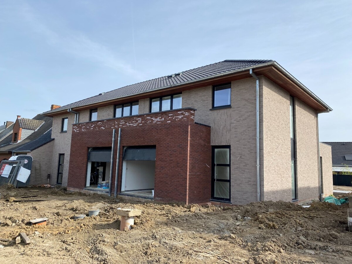 Nieuwbouwwoning met garage te Houthulst 