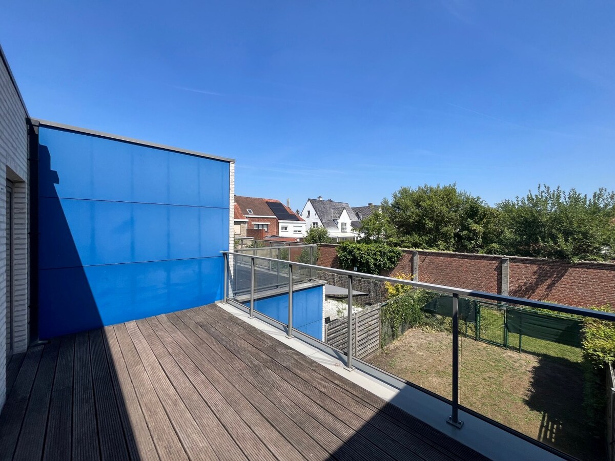 Centrumwoning met tuin, terras én ondergrondse parkeerplaats. 