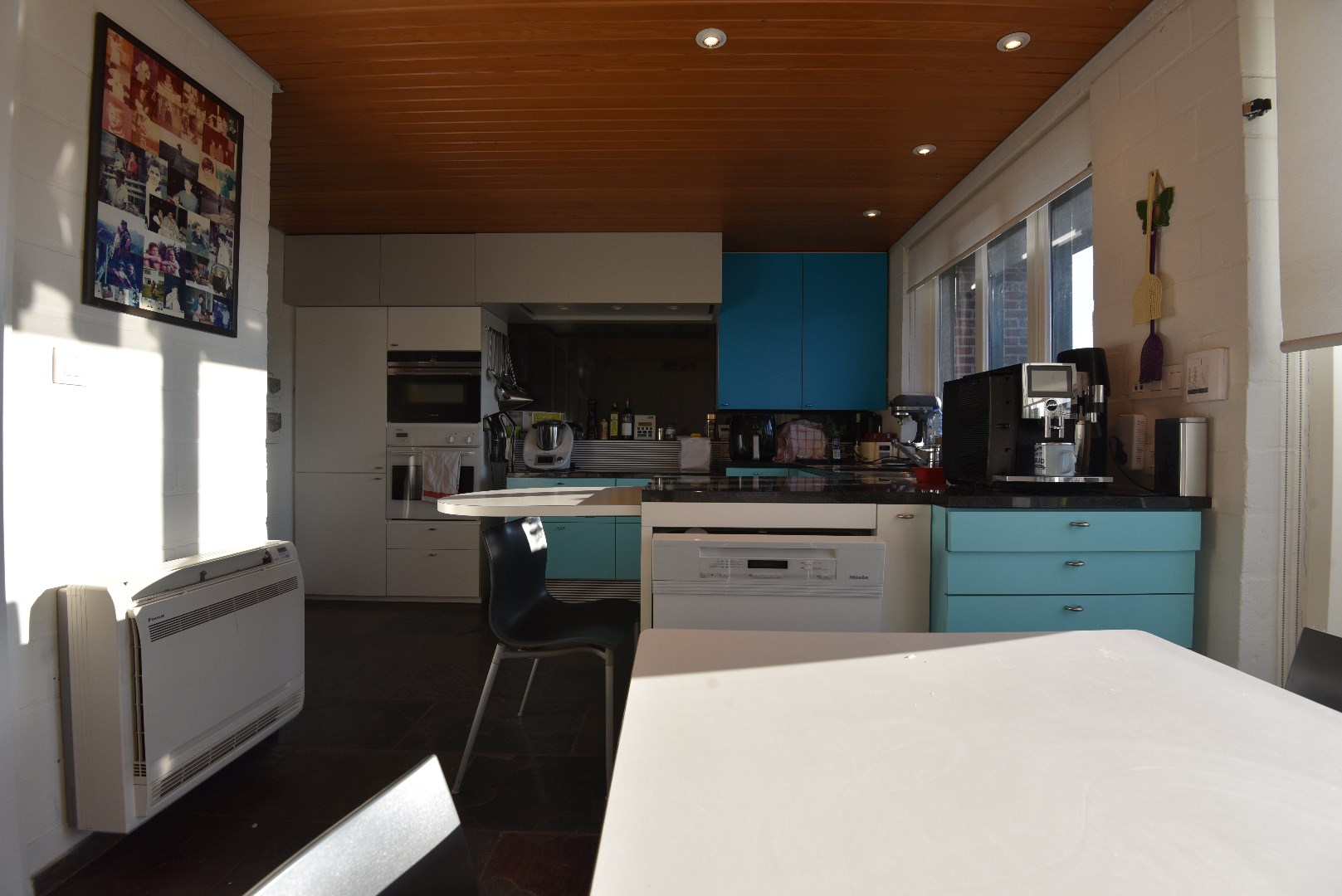 Volumineuze (9 slpks) multifunctionele woning te centrum Lembeke 