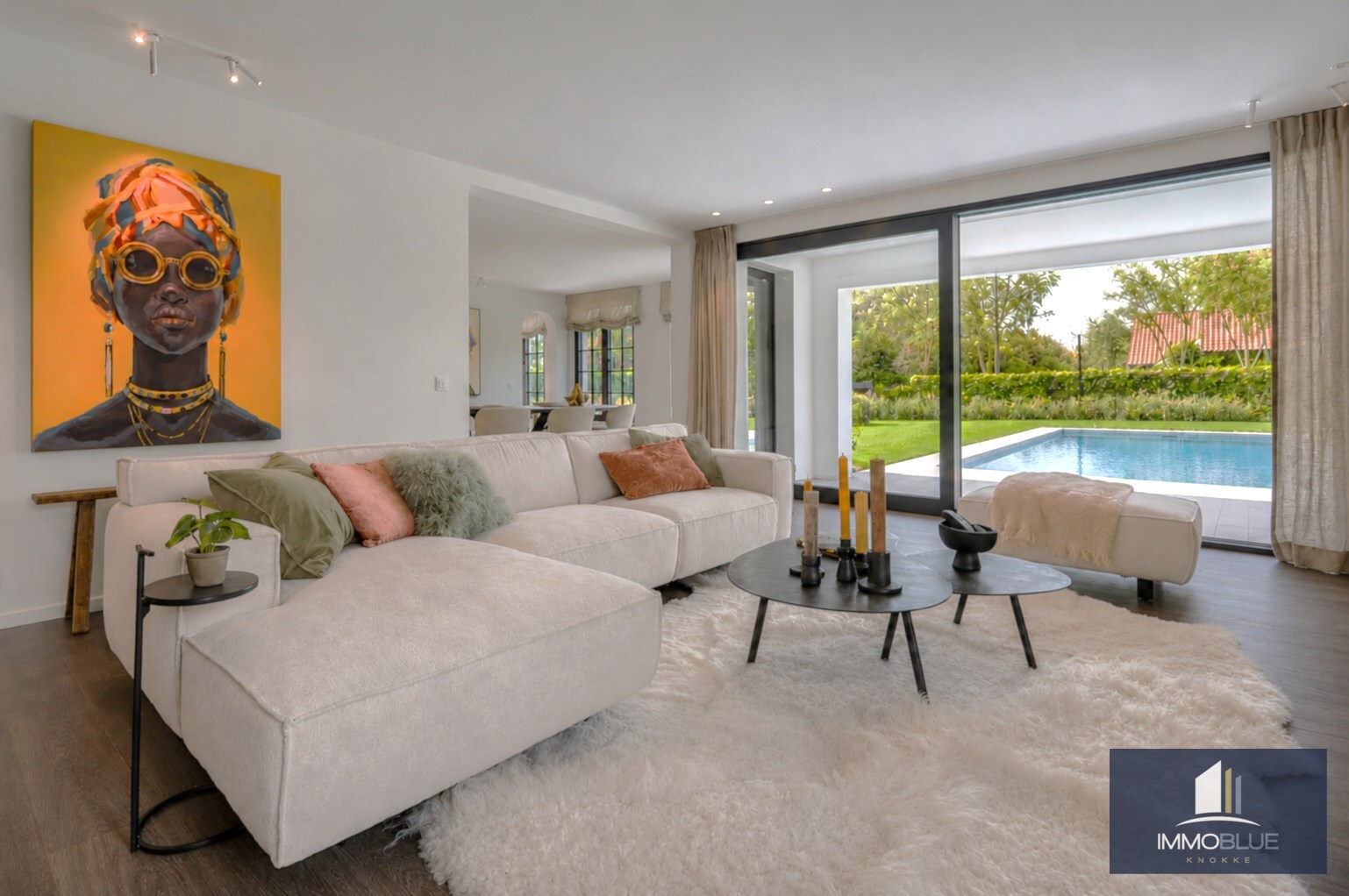 Volledig gerenoveerde villa rustig gelegen op de rand van het Zoute. 