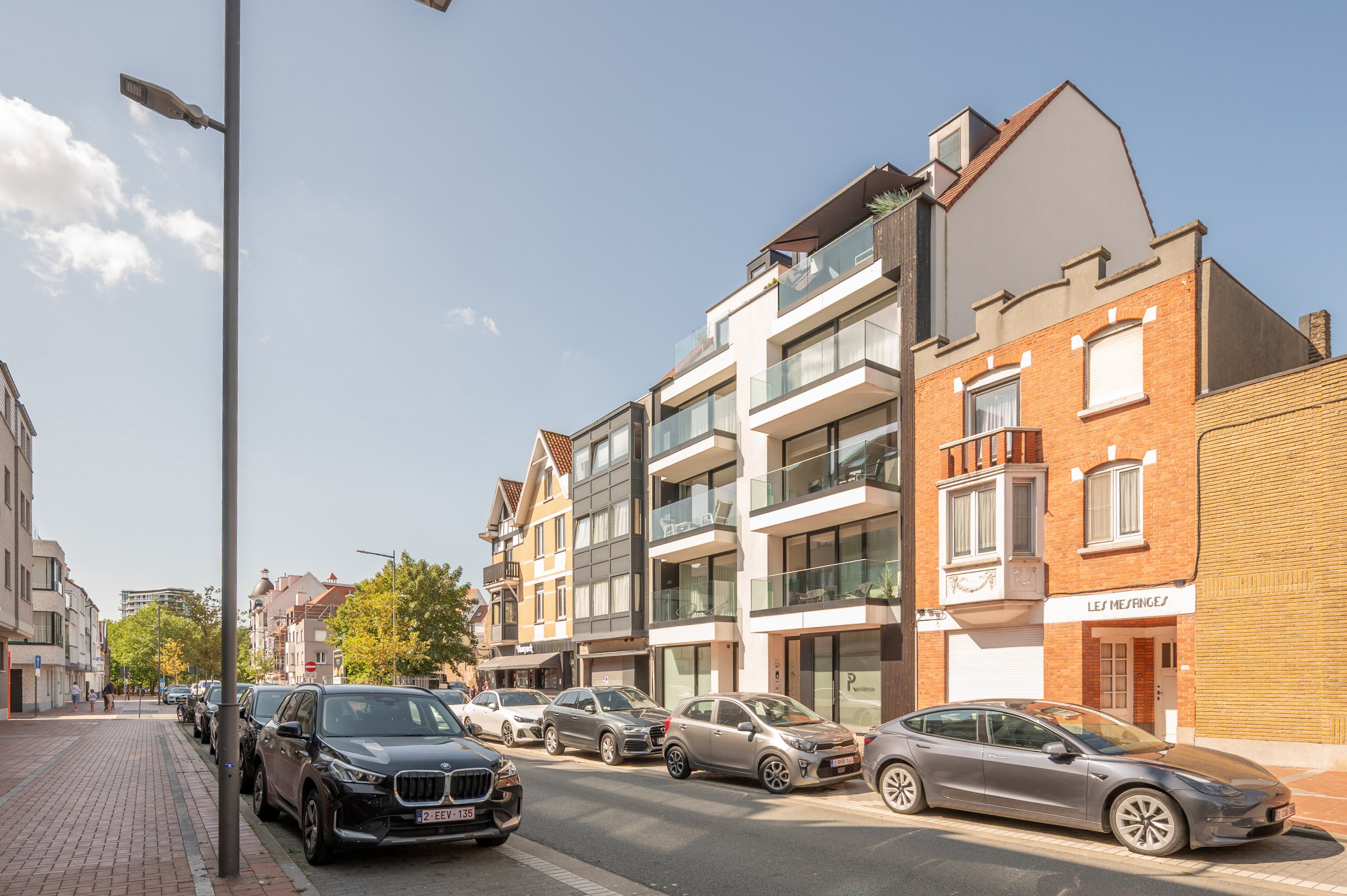 Appartement spacieux et récent (2021) situé sur l'avenue Paul Parmentier à Knokke. 